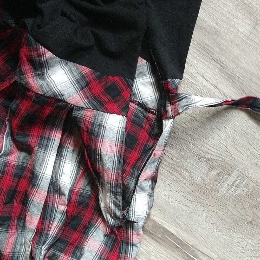 Bailey Blue vintage Y2K black sleeveless and red plaid dress with tie waist - Thumbnail 7