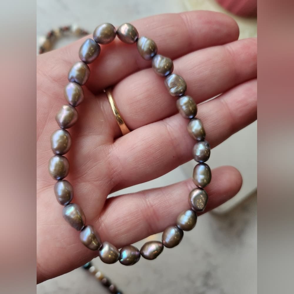 High Luster Vintage Peacock Pearl Necklace with stretchy bracelets - Thumbnail 7