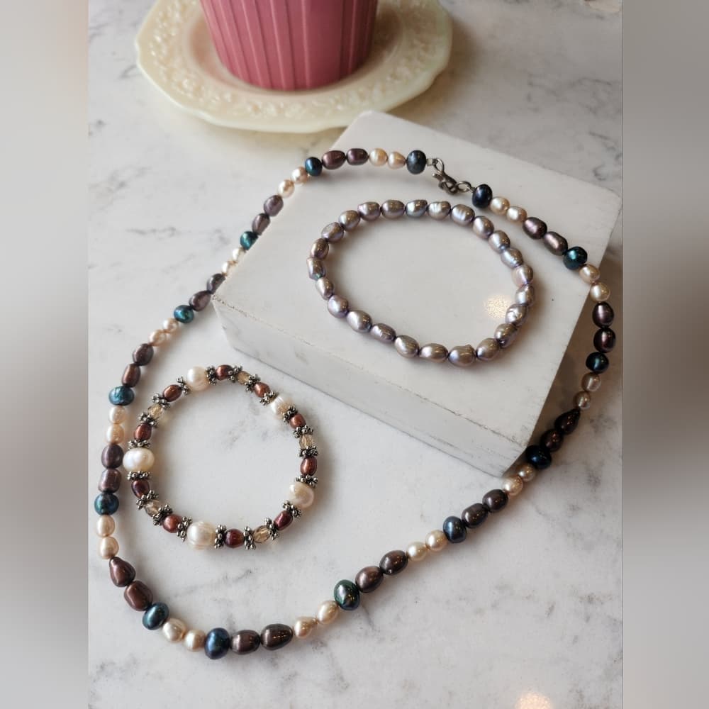 High Luster Vintage Peacock Pearl Necklace with stretchy bracelets - Thumbnail 8