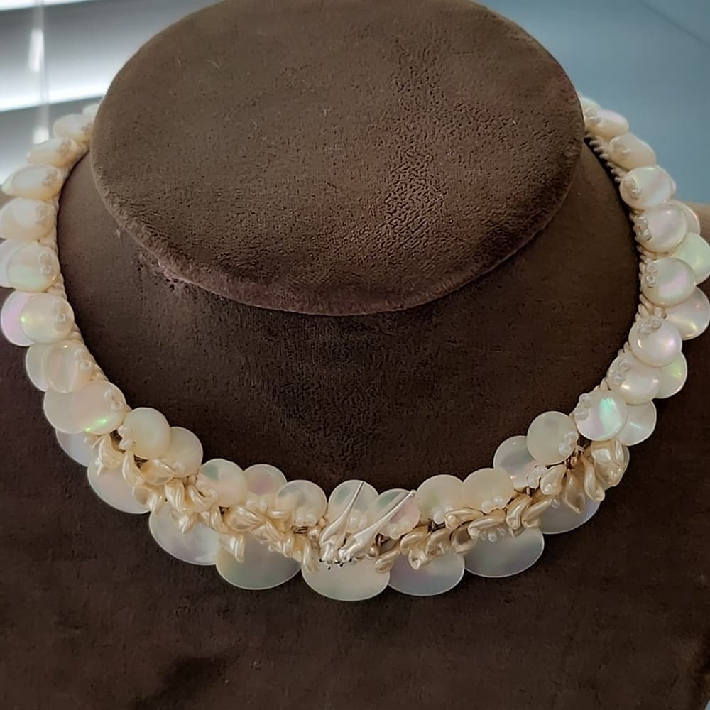 Rare Vintage 1920s Mother Of Pearl Corded Choker with Love Bird and Earrings - Thumbnail 7
