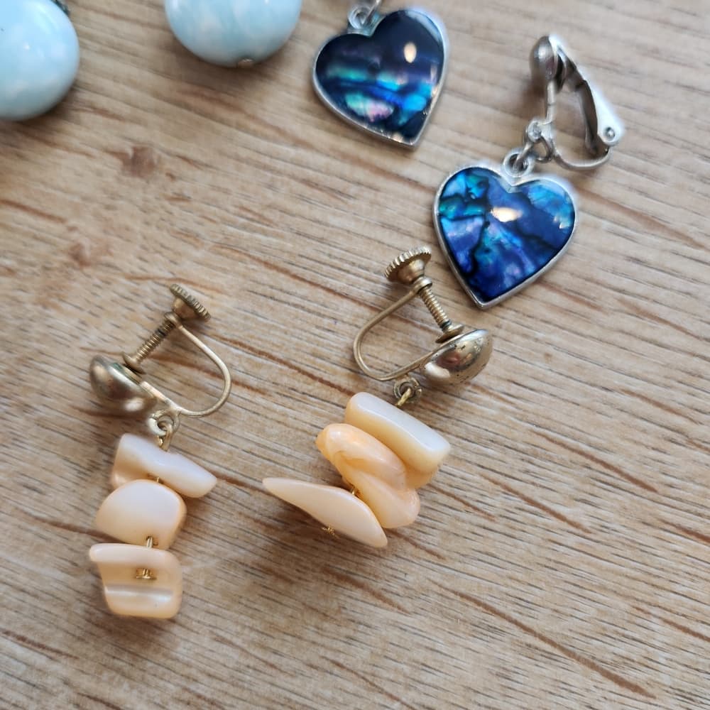 Bundle Of Shell And Acrylic Gold And Silver Tone Clip-On Earrings - Thumbnail 2