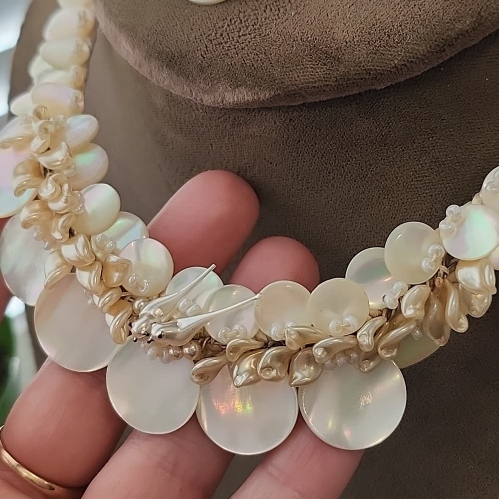 Rare Vintage 1920s Mother Of Pearl Corded Choker with Love Bird and Earrings - Thumbnail 2