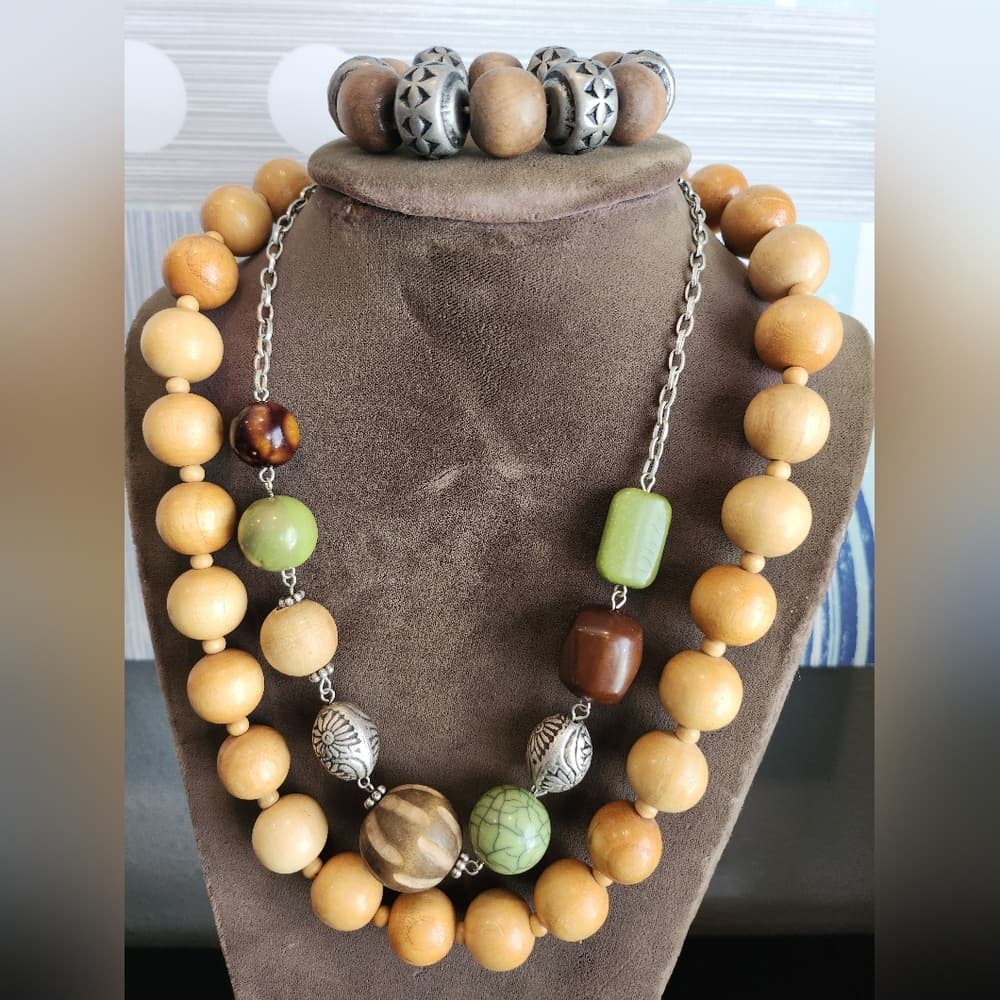 Bundle Of Chunky Wood Beaded Bracelet And Necklaces with Green + Metal Accents - Thumbnail 2
