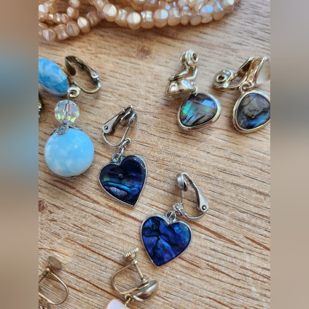 Bundle Of Shell And Acrylic Gold And Silver Tone Clip-On Earrings - Thumbnail 3