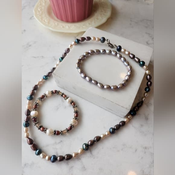 High Luster Vintage Peacock Pearl Necklace with stretchy bracelets - Thumbnail 9