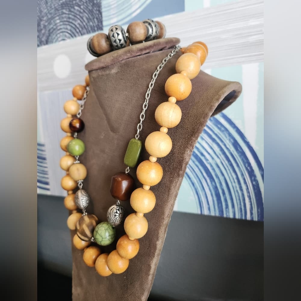 Bundle Of Chunky Wood Beaded Bracelet And Necklaces with Green + Metal Accents - Thumbnail 3