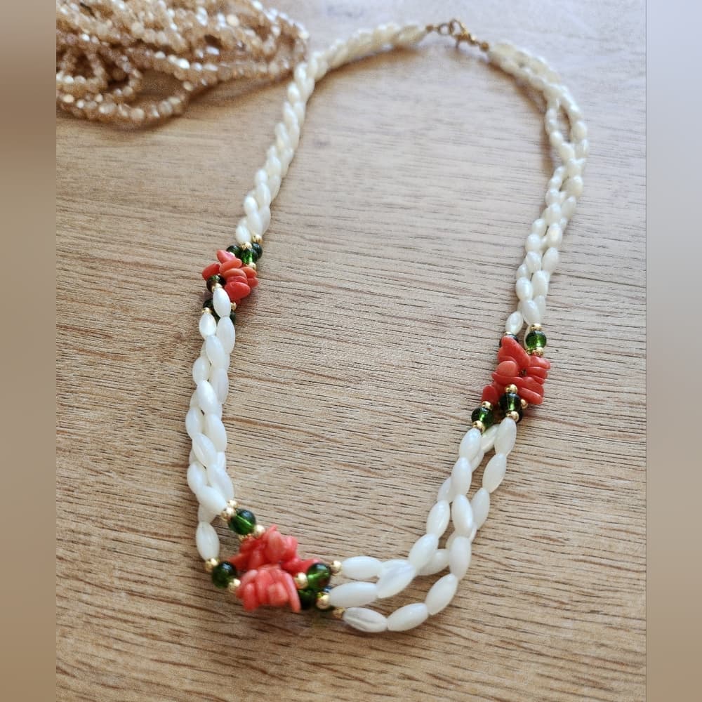 Elegant Mother Of Pearl and Coral Beaded Multi Strand Necklace - Thumbnail 2