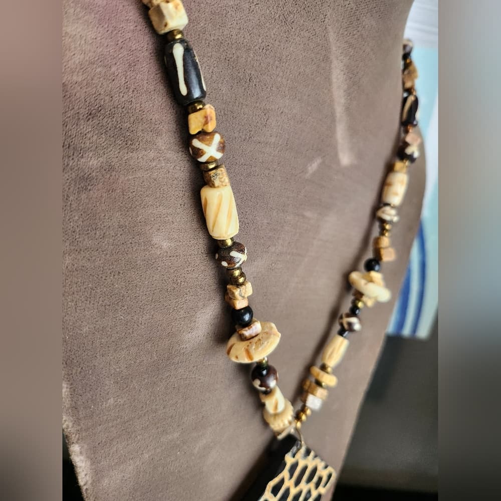Artisan Style Black Acrylic Wood And Bone Statement Necklace - Thumbnail 4