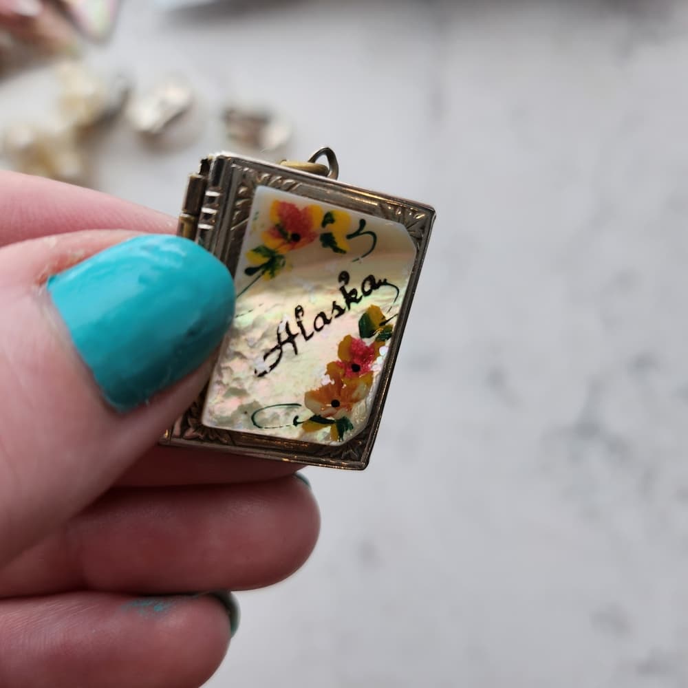 Mid-Century Hand Painted Shell Floral Alaska Souvenier Book Locket Pendant - Thumbnail 5