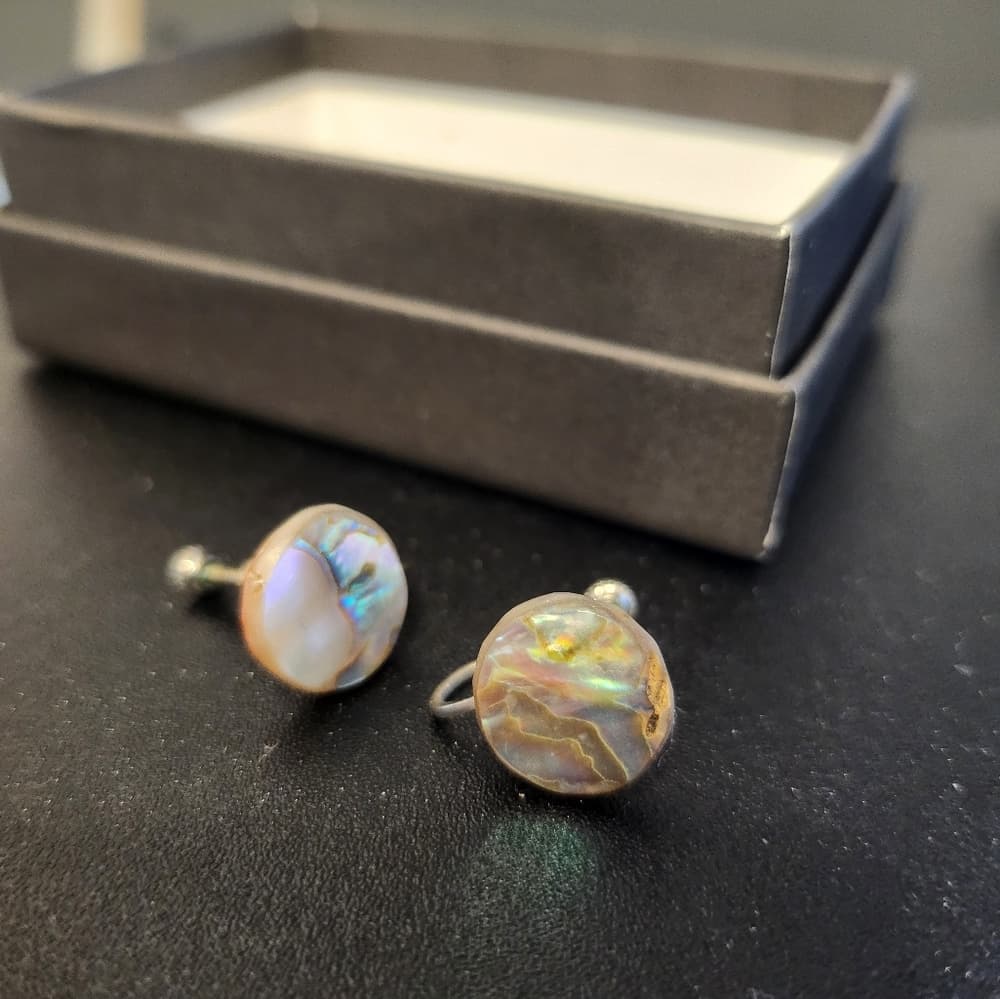 Abalone Shell Vintage Screwback Clip On Earrings Made in Japan - Thumbnail 2