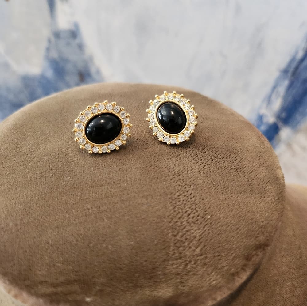 Vintage Trifari Gold Tone Rinestone and Faux Onyx Stud Post Back Earrings - Thumbnail 5