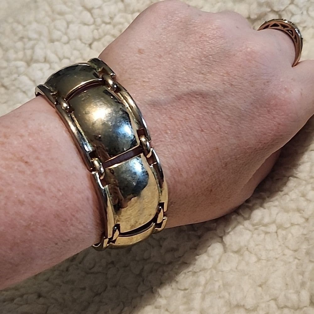 Vintage Gold Tone Chunky Monet Bracelet - Thumbnail 3