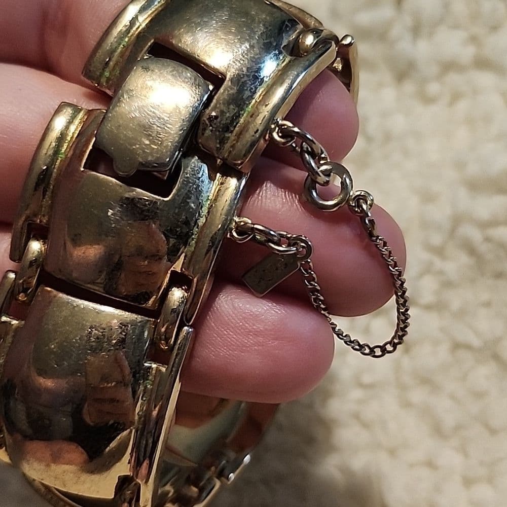 Vintage Gold Tone Chunky Monet Bracelet - Thumbnail 9