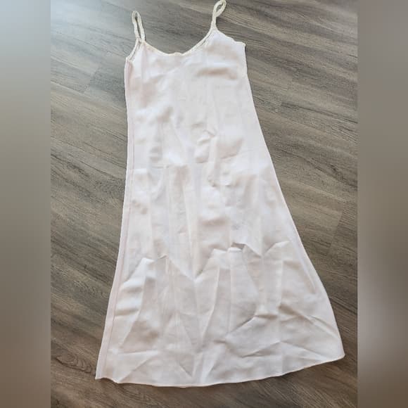 Vintage Chic Light Pink Semi Sheer Slip Or Night Gown - Thumbnail 7