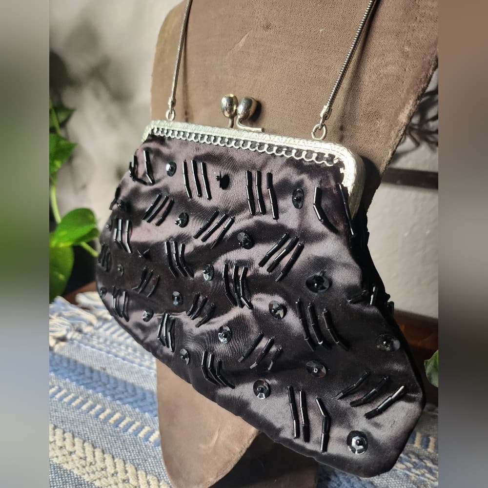 Elegant Formal Black Satin Like Beaded Clutch With Rinestone Clasp - Thumbnail 2