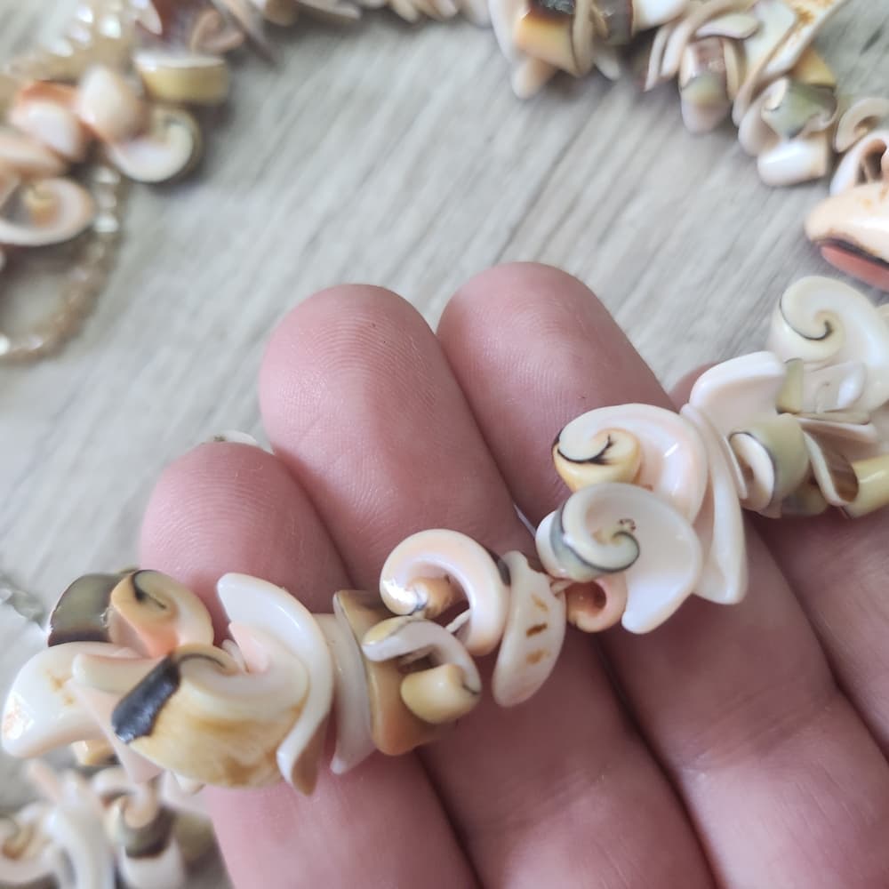 Super Cute Chunky Shell Slice Choker Length Necklace - Thumbnail 4