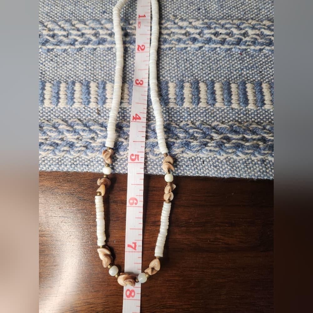 Dainty Shell And Mother Of Pearl Puka Beaded Necklace in White and Tan - Thumbnail 6