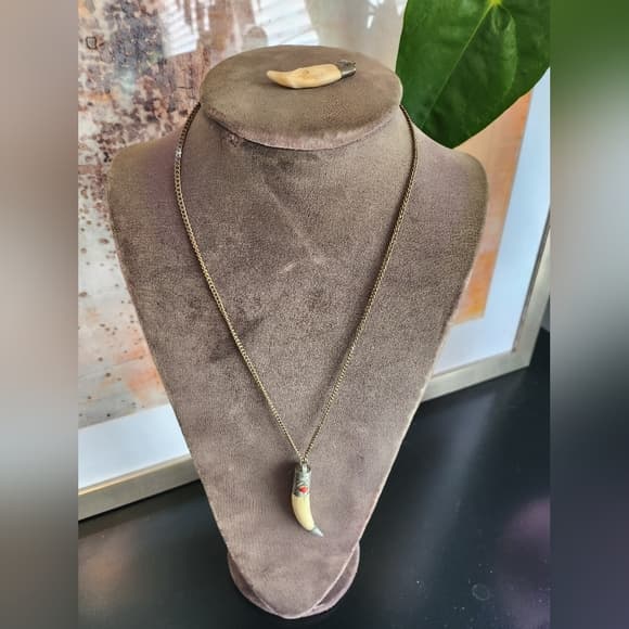 Handmade Tribal Style Tooth Pendants On Delicate Chain Necklace - Thumbnail 9