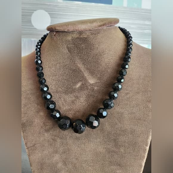 Elegant Black Graduated Choker Necklace With Fauceted Glass Beads - Thumbnail 5