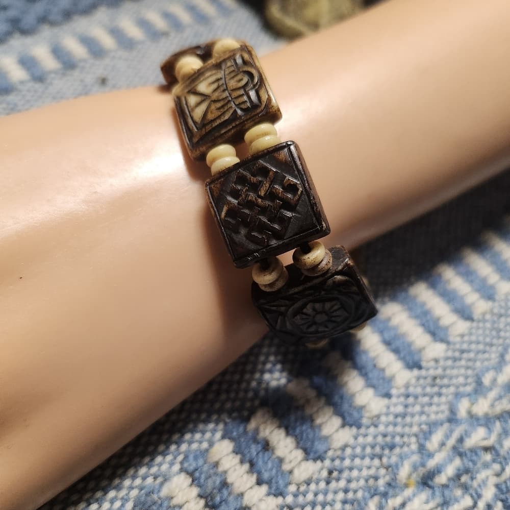 Vintage Carved Bone Brown Stained Elastic Bracelet Tribal Animal Floral Designs - Thumbnail 10