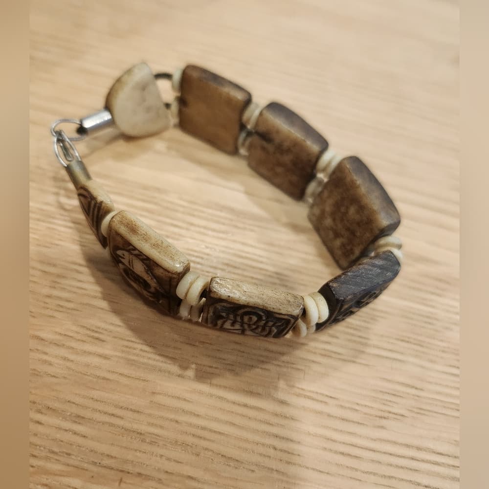 Vintage Carved Bone Brown Stained Elastic Bracelet Tribal Animal Floral Designs - Thumbnail 4