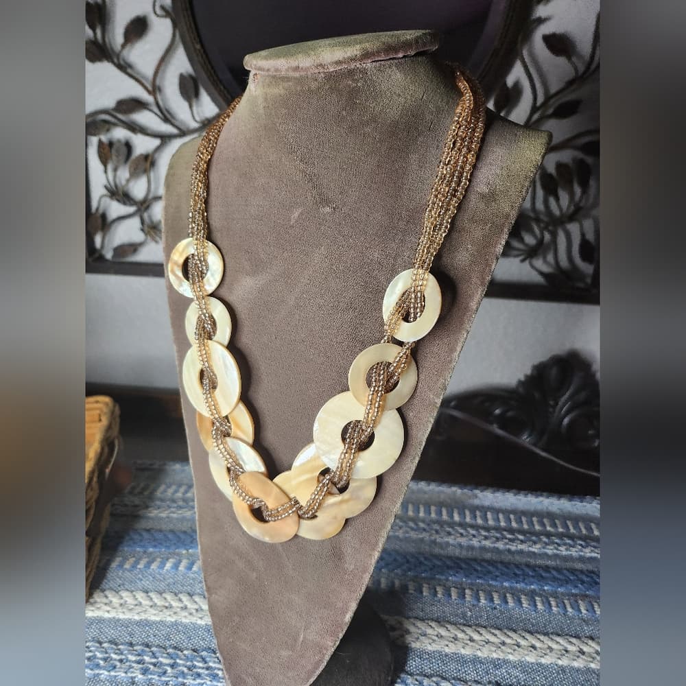 Pretty Woven Gold and Cream Shell Disk Beaded Necklace - Thumbnail 7