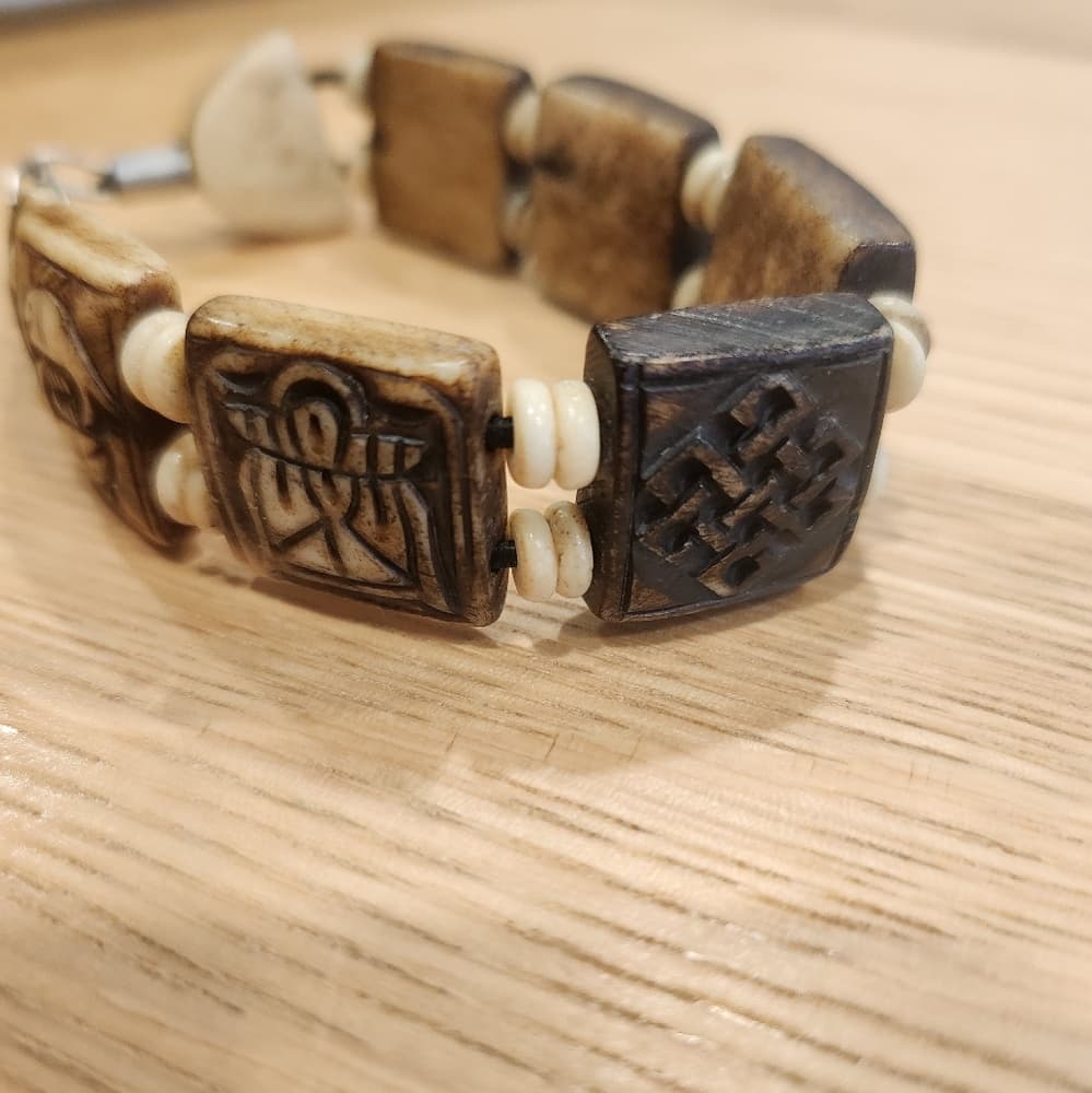 Vintage Carved Bone Brown Stained Elastic Bracelet Tribal Animal Floral Designs - Thumbnail 3