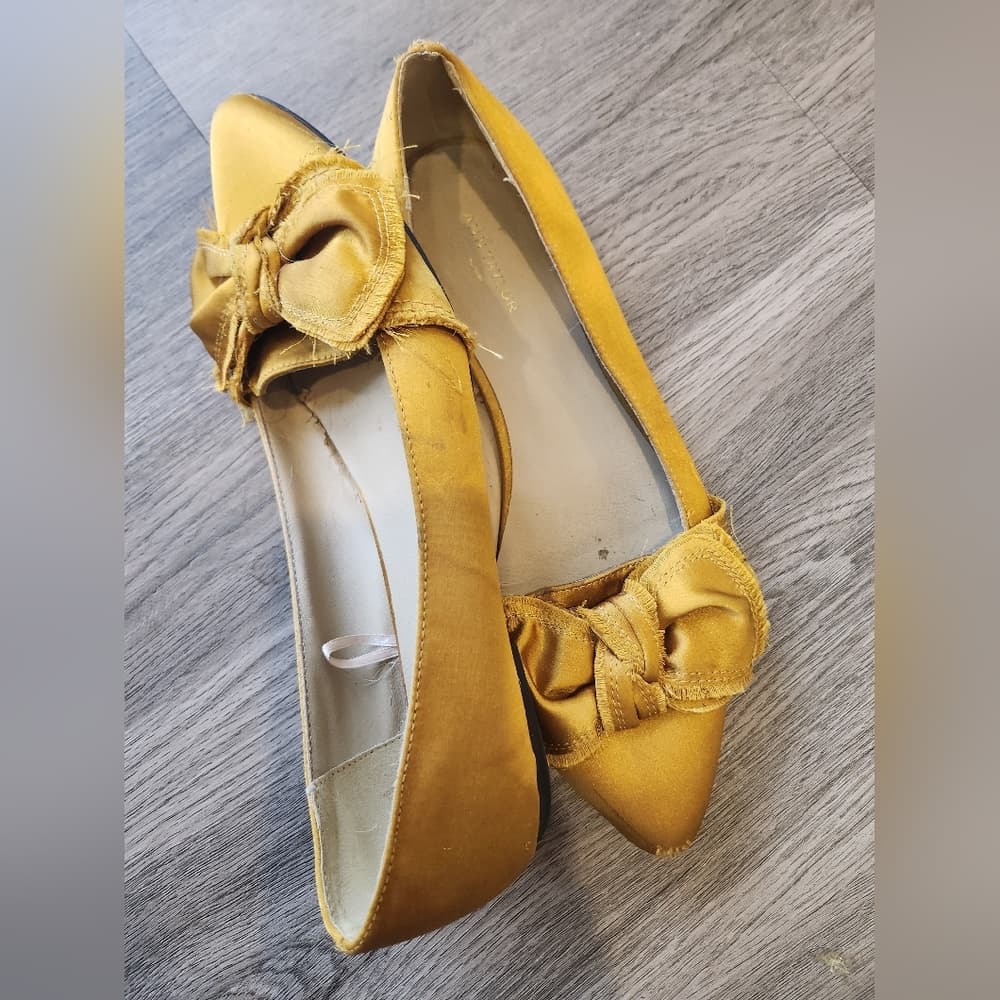 Ann Taylor Golden YellowBow Tie Pointed Toe Women's Slip On Flats