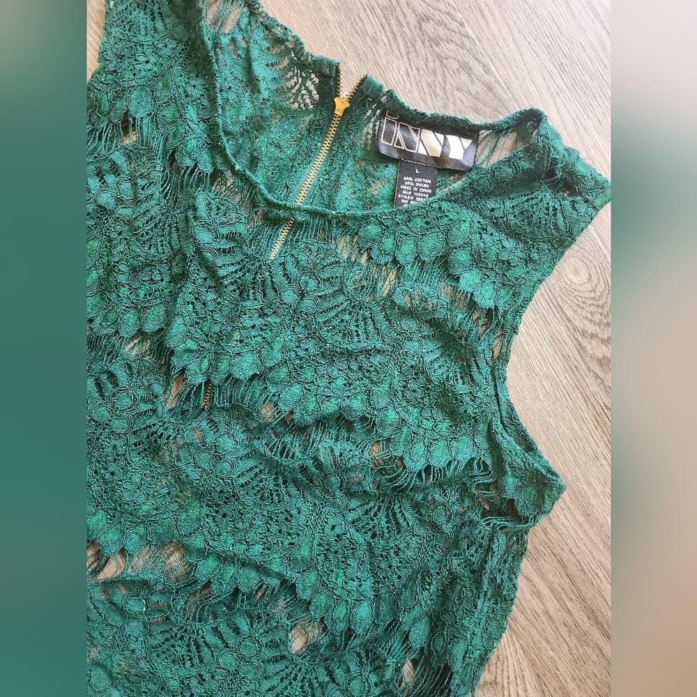 Sexy Green Sheer Lace Tank Top With V Slit In Back