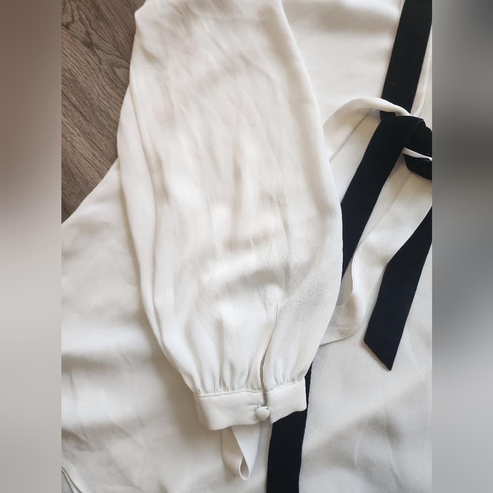 White House Black Market Cream Blouse with Black Velvet Tie Accents - Thumbnail 4