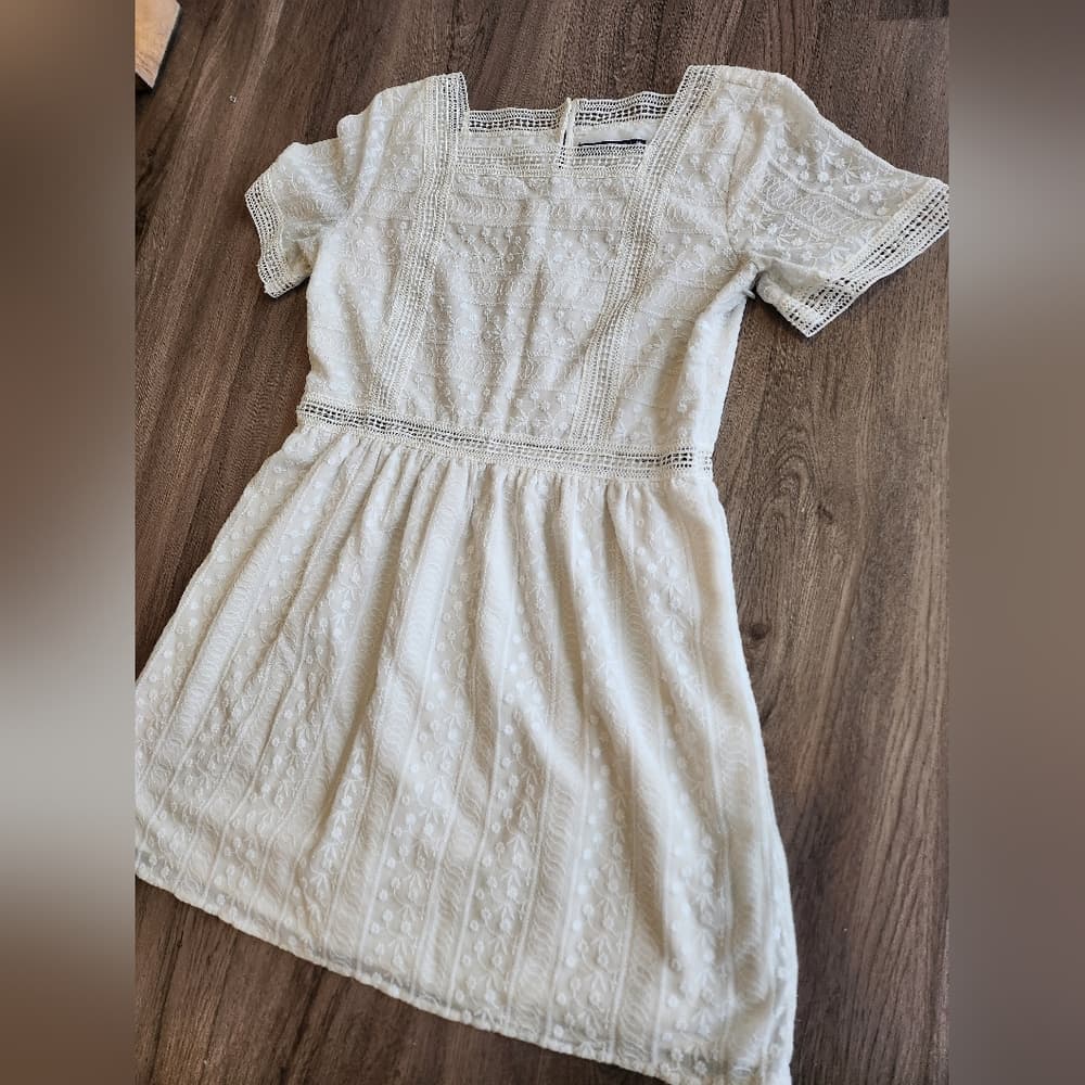 Abercrombie & Fitch Elegant Creamy White Lace Dress