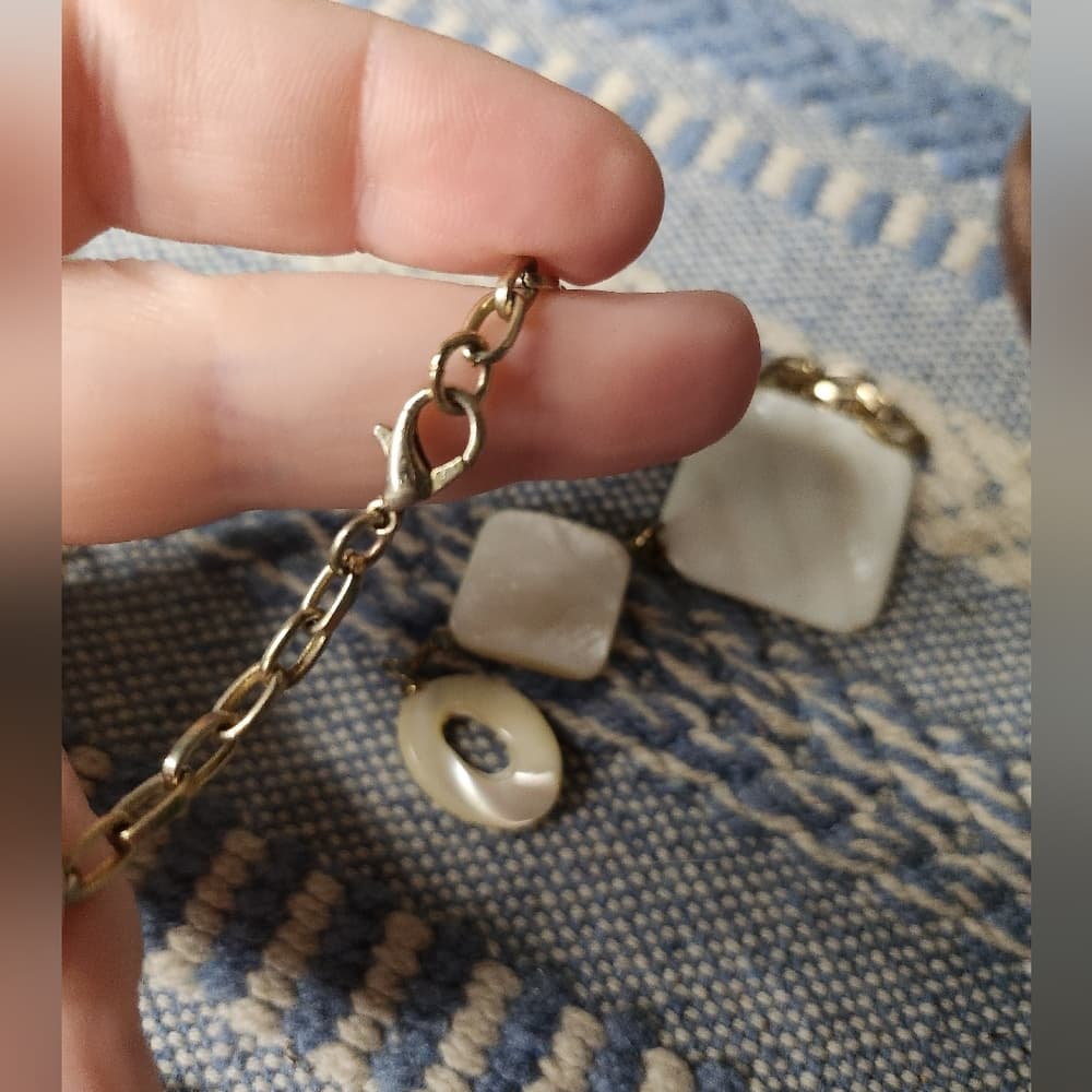 Elegant Gold and White Geometric Shell Mother Of Pearl Statement Necklace - Thumbnail 5