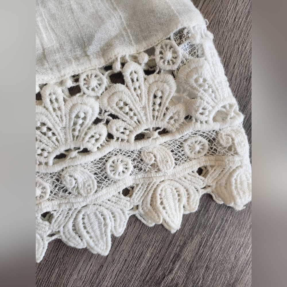Zara Woman Creamy White Blouse With Lace Trim Tassle Tie - Thumbnail 3