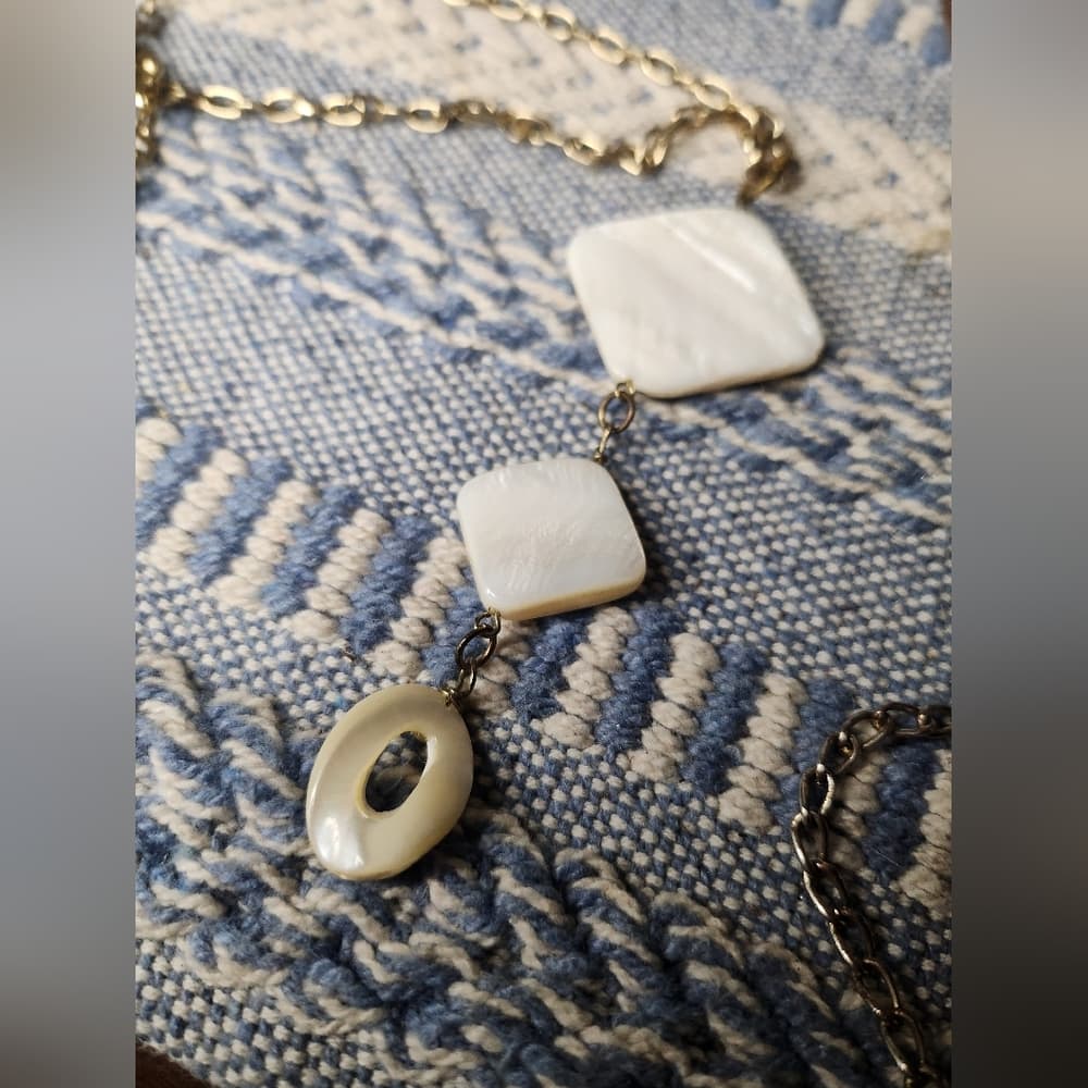 Elegant Gold and White Geometric Shell Mother Of Pearl Statement Necklace - Thumbnail 6
