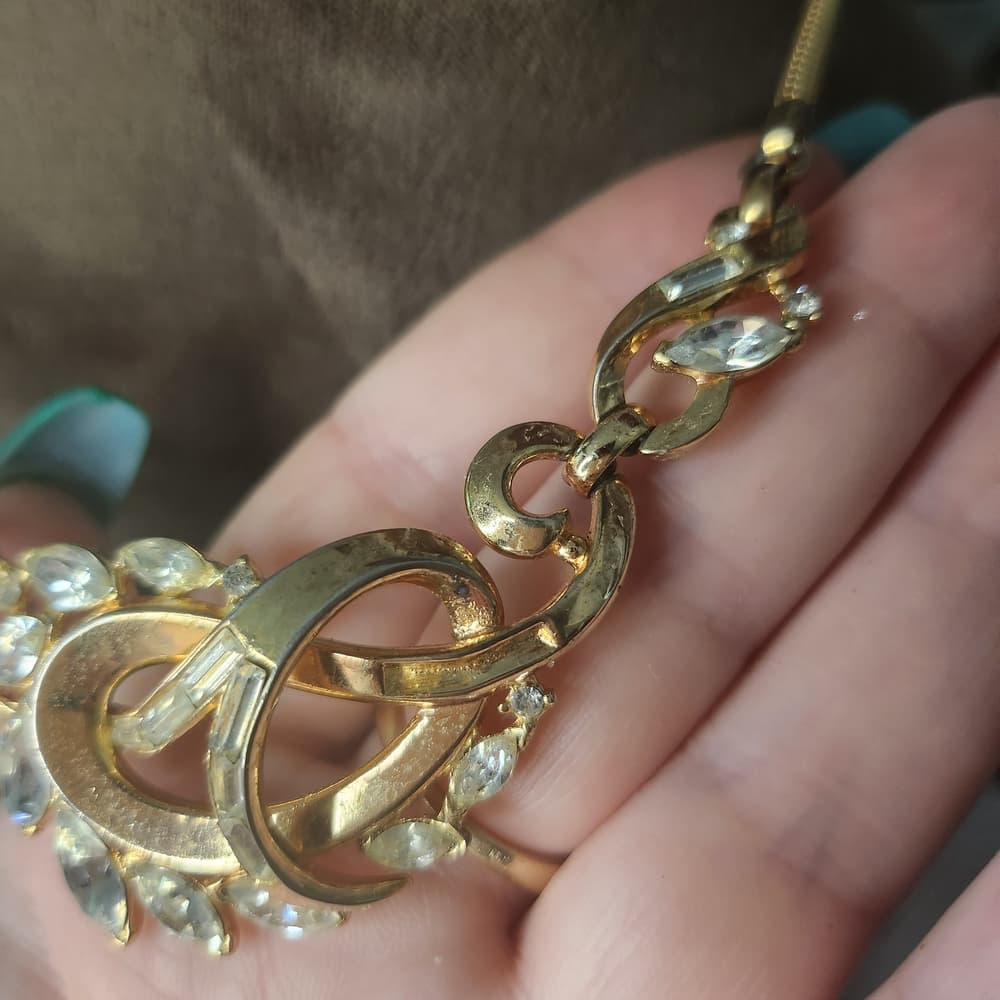 Vintage Trifari Patent Pending Signed Gold Tone Rhinestone Floral Necklace - Thumbnail 4