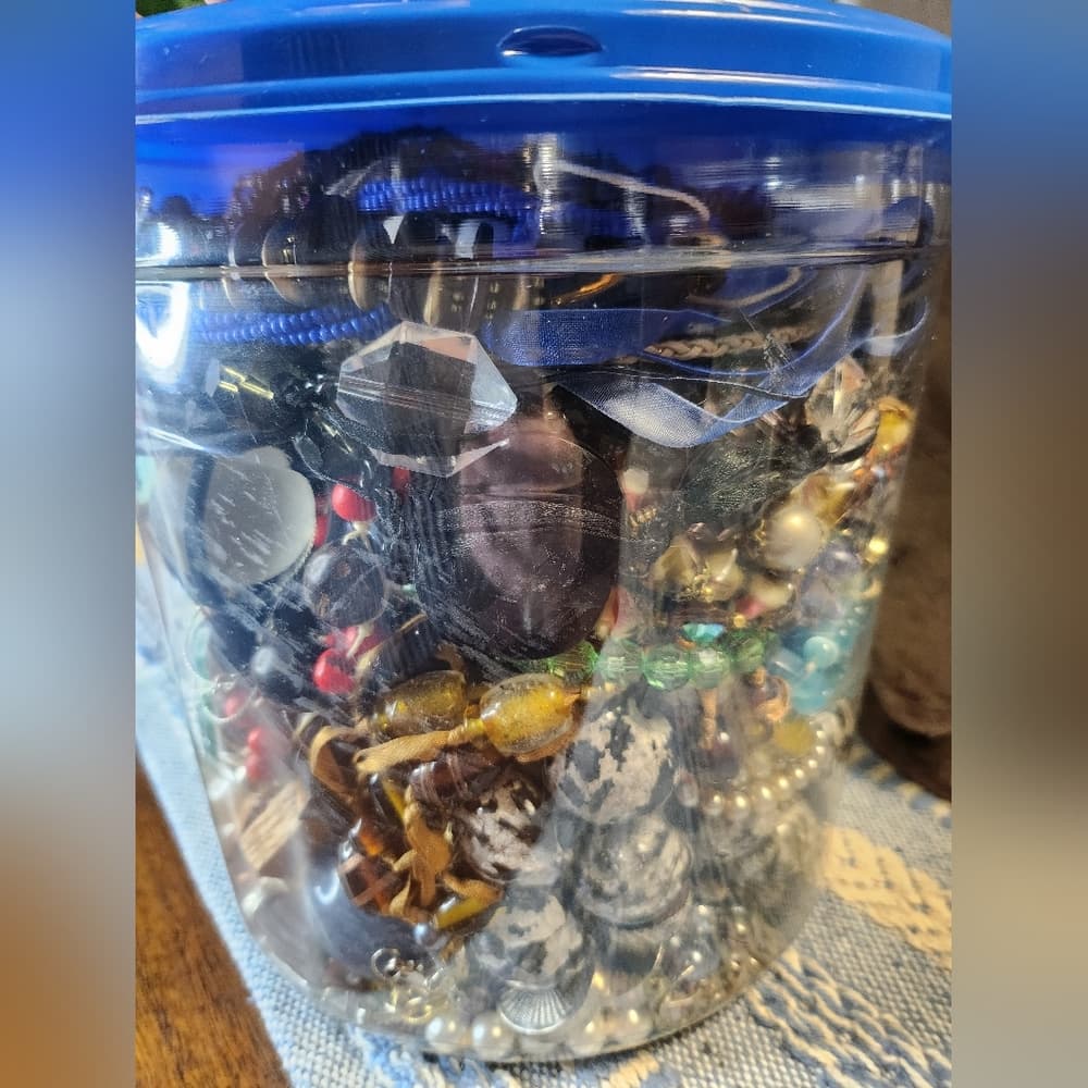 Assorted Beads and Jewelry Craft Supplies Huge 7 + Pounds - Thumbnail 5