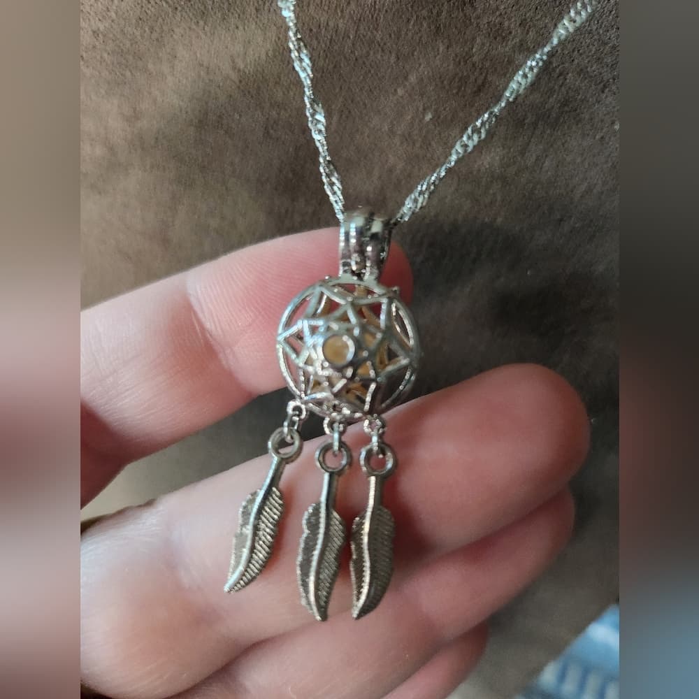 Dreamcatcher Pendant With Pearl Pendant On A White Gold Plated Chain - Thumbnail 3