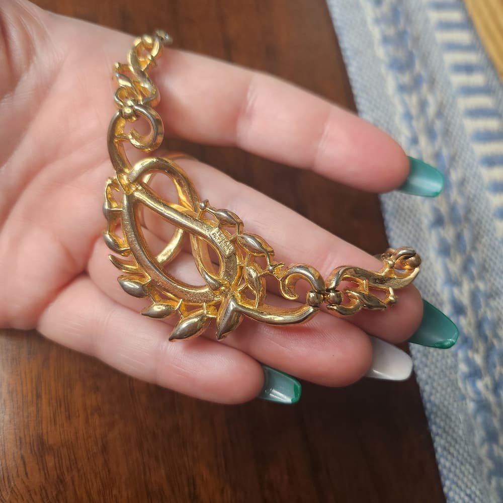 Vintage Trifari Patent Pending Signed Gold Tone Rhinestone Floral Necklace - Thumbnail 8