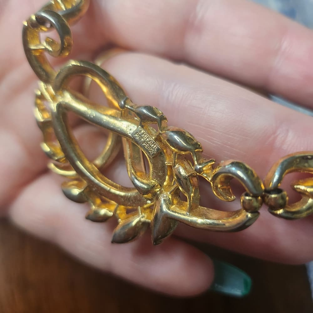 Vintage Trifari Patent Pending Signed Gold Tone Rhinestone Floral Necklace - Thumbnail 9