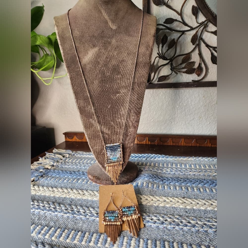 Gorgous Sparkly Beaded And Hammered Metal Fringe Necklace and Earring Set