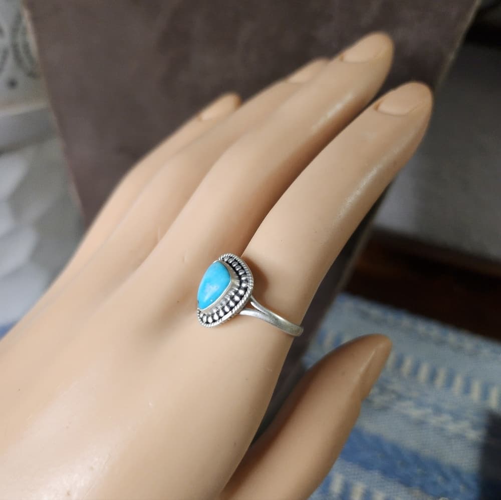 New- Southwestern Style White WaterTurquoise Sterling Silver Ring - Thumbnail 2