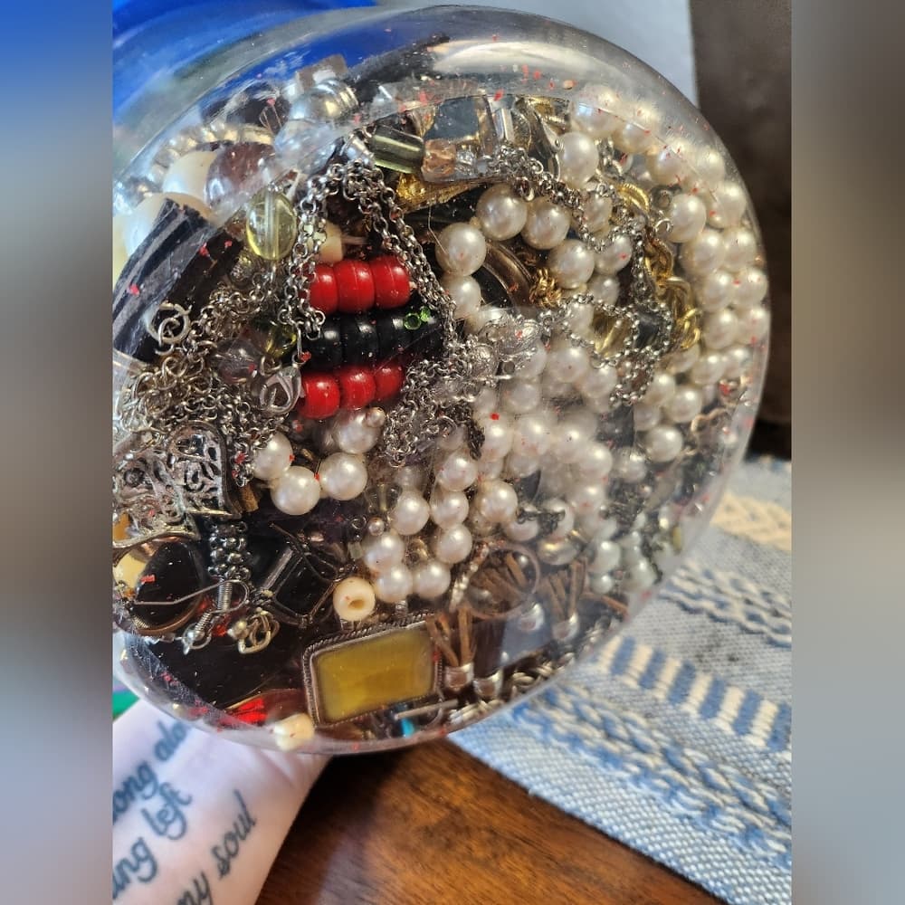 Assorted Beads and Jewelry Craft Supplies Huge 7 + Pounds - Thumbnail 7