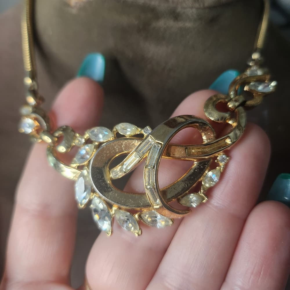 Vintage Trifari Patent Pending Signed Gold Tone Rhinestone Floral Necklace - Thumbnail 2
