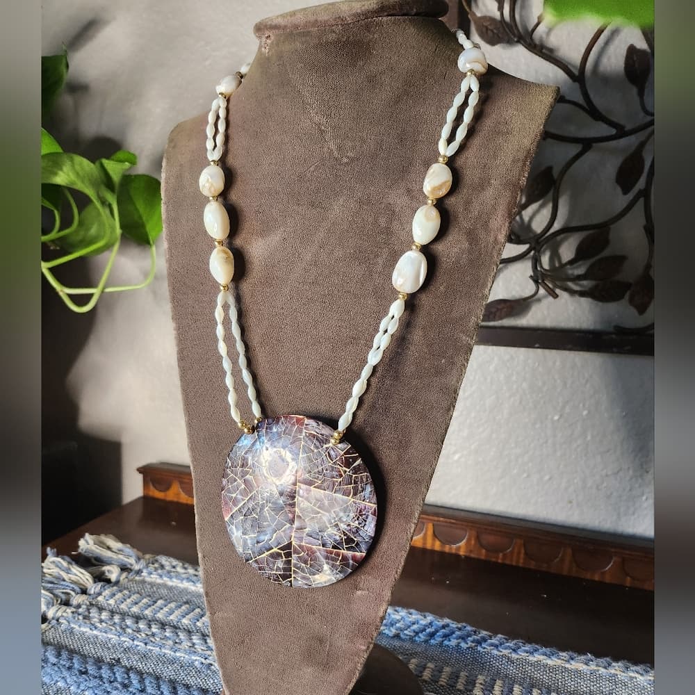 Beautiful Multicolor Mother Of Pear Beaded Mosaic Shell Pendant Necklace - Thumbnail 8