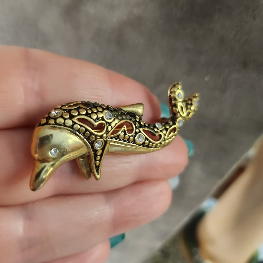 Vintage Steinmetz & Sons Gold Tone Dolphin Brooch with Clear Rhinestome Accents - Thumbnail 3