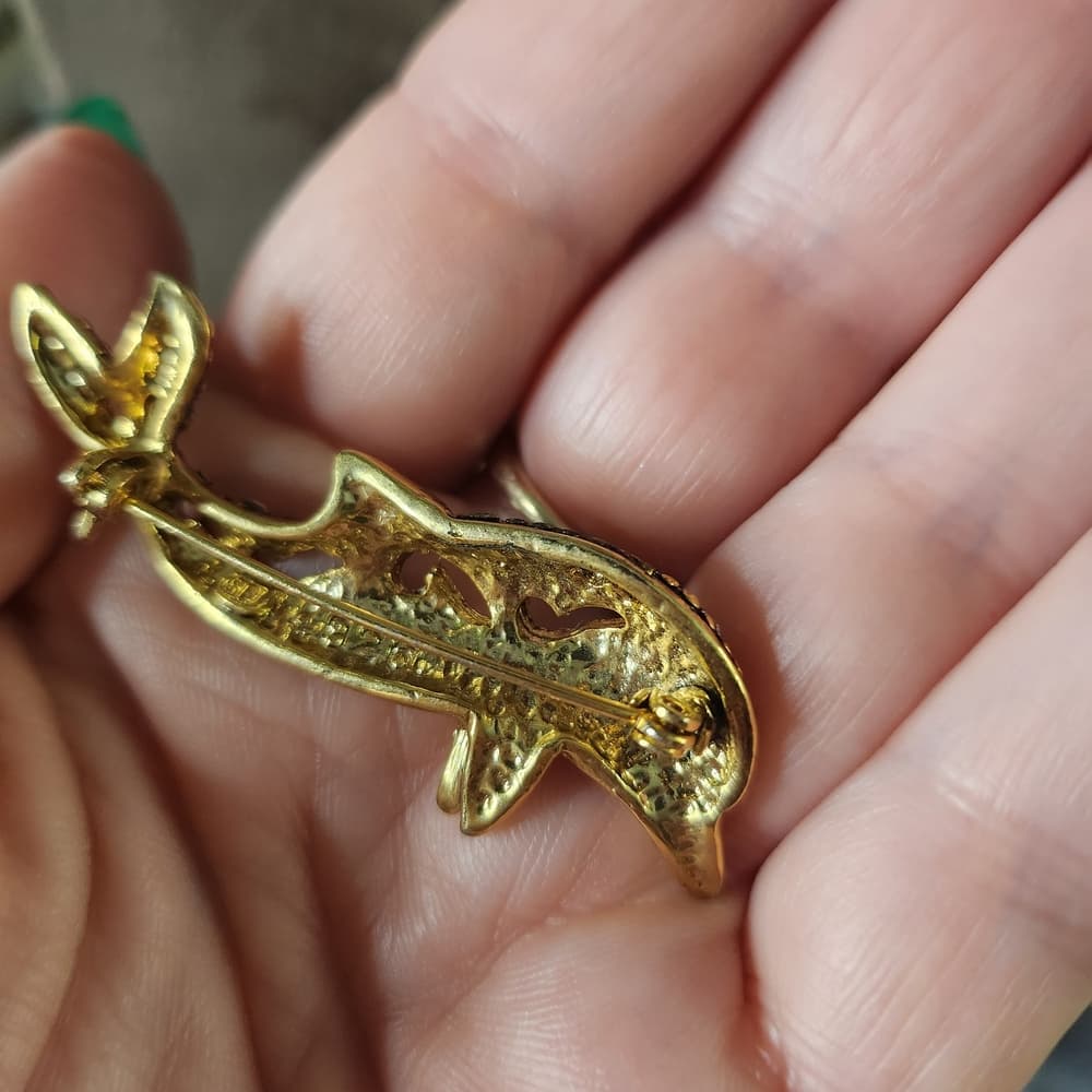 Vintage Steinmetz & Sons Gold Tone Dolphin Brooch with Clear Rhinestome Accents - Thumbnail 4
