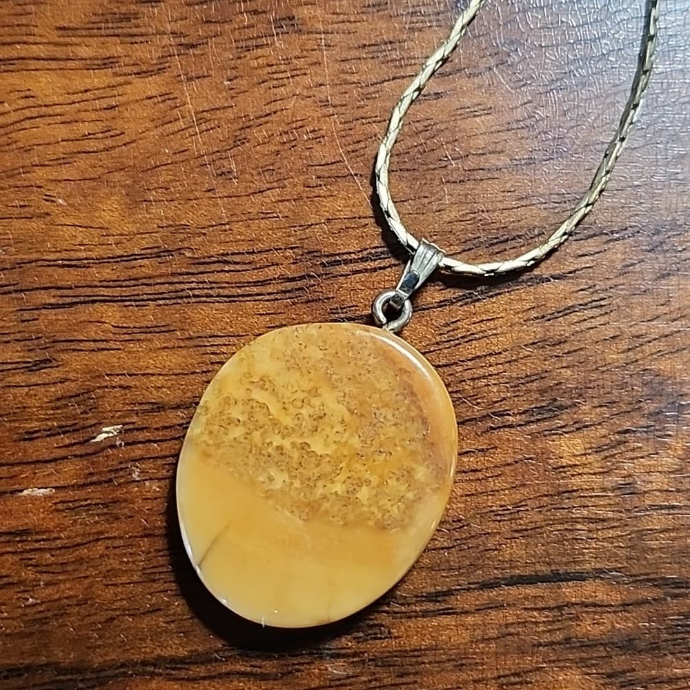 Beautiful And Rare Vintage Scrimshaw Unicorn On Antler Slice Pendant Necklace - Thumbnail 6