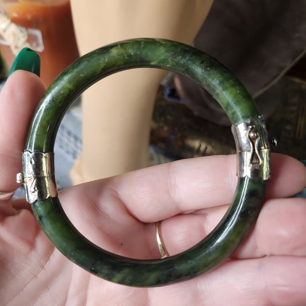 Gorgeous Green Jade And Sterling Silver Hinged Bangle Bracelet With Latch - Thumbnail 3