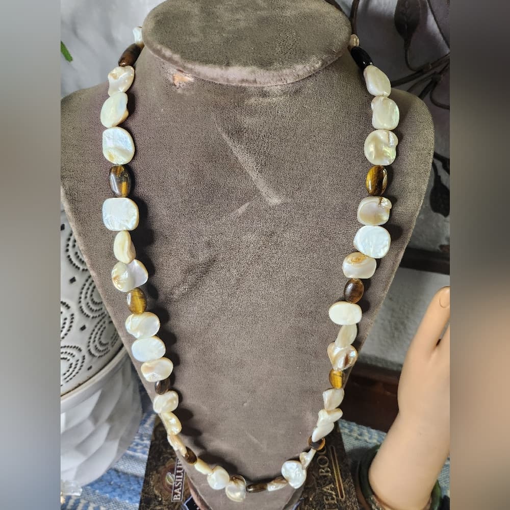 Creamy Shell & Tiger’s Eye Necklace | 925 Sterling Silver Clasp | Boho Luxe - Thumbnail 2