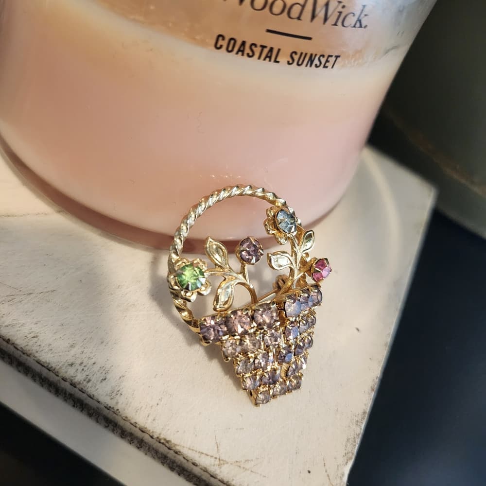Vintage Pastel Rhinestone Floral Cottagecore Basket Gold Tone Brooch - Thumbnail 5
